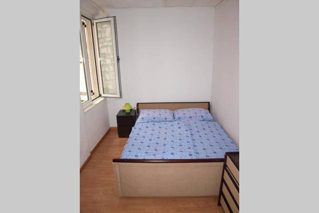 Apartament Elim *